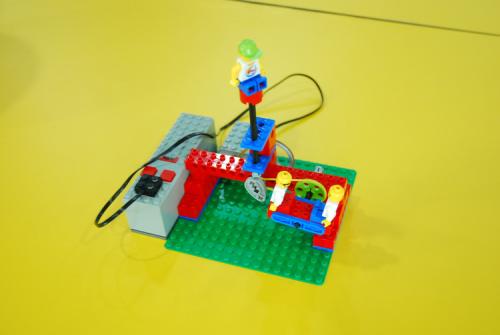 搭搭乐乐机器人加盟