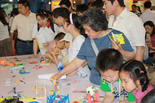 疯狂博士玩转科学加盟优势 疯狂博士玩转科学加盟优势