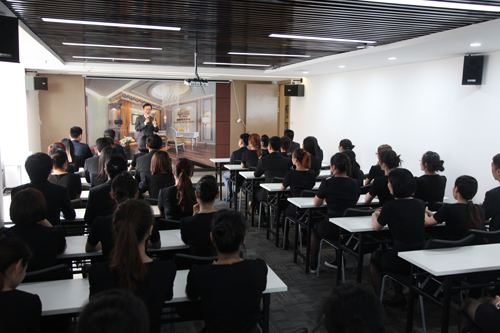 芮娜皇宫加盟支持 芮娜皇宫加盟支持